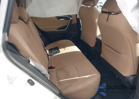 2021 Toyota Rav4 Xle z USA, uszkodzony, nr VIN 2T3W1RFV0MC103243